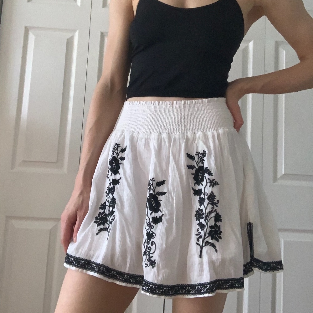 Embroidered Mini skirt